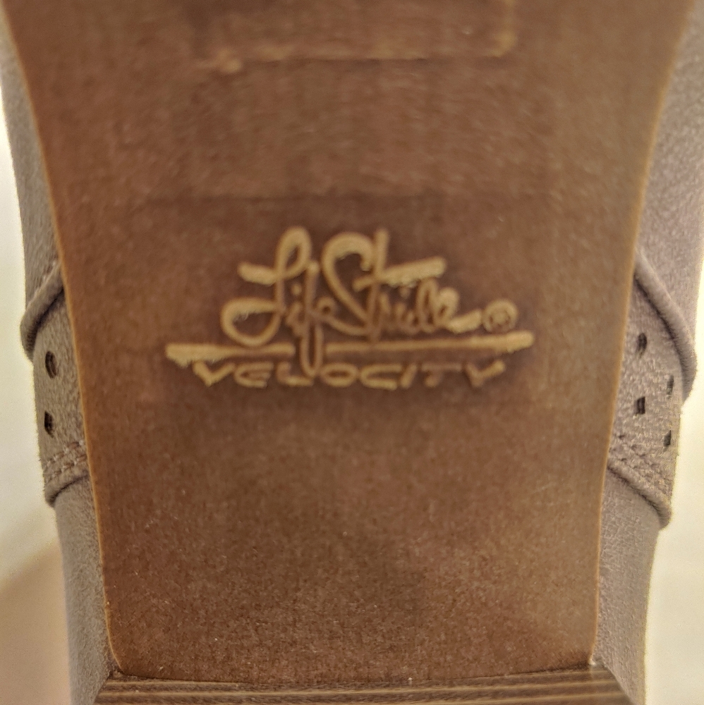 Above ankle boots with thick heel